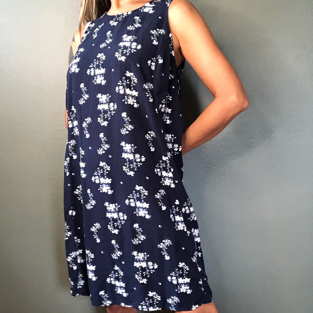 DIP SUMMER DRESS